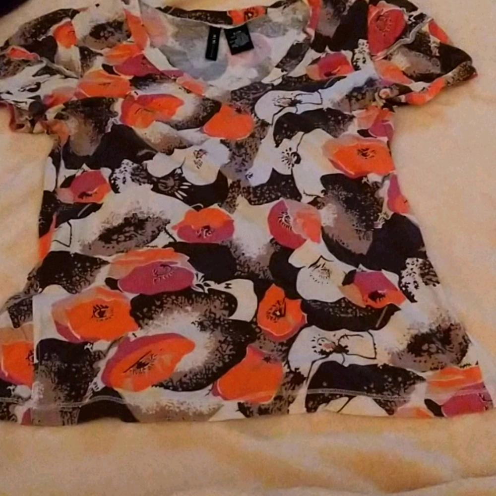 Girls shirt, size Small, multi floral, short sleev